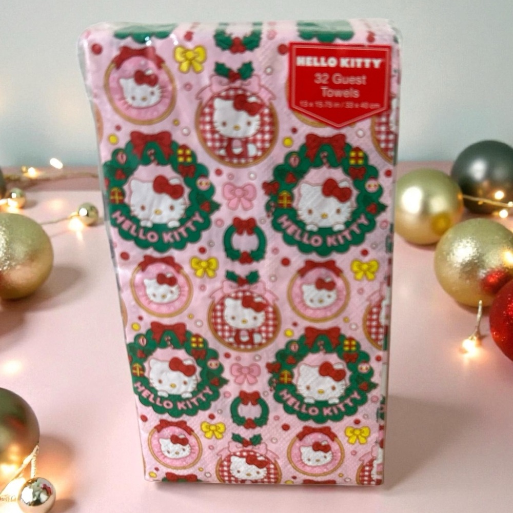 Sanrio Hello Kitty 32 Three Ply Disposable Guest Towels Christmas Wreaths NEW